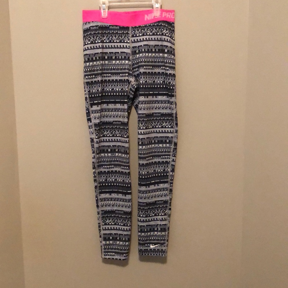 Nike patterned leggings